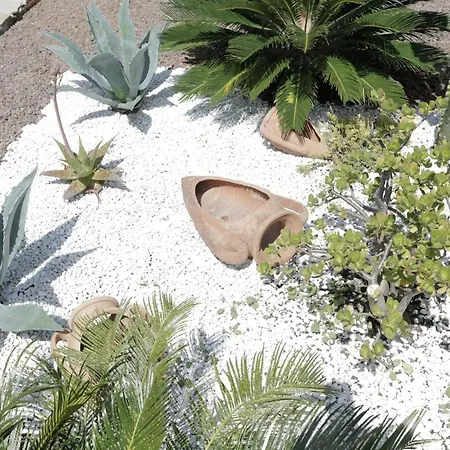 Spazioso Con Giardino A Parcheggio Gratuito