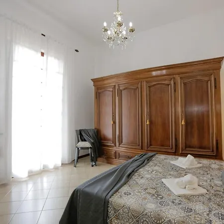 Daire Spazioso Con Giardino A Parcheggio Gratuito
