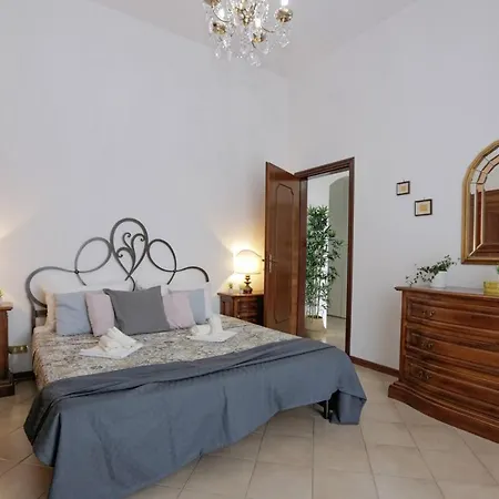 Daire Spazioso Con Giardino A Parcheggio Gratuito Massa (Tuscany)